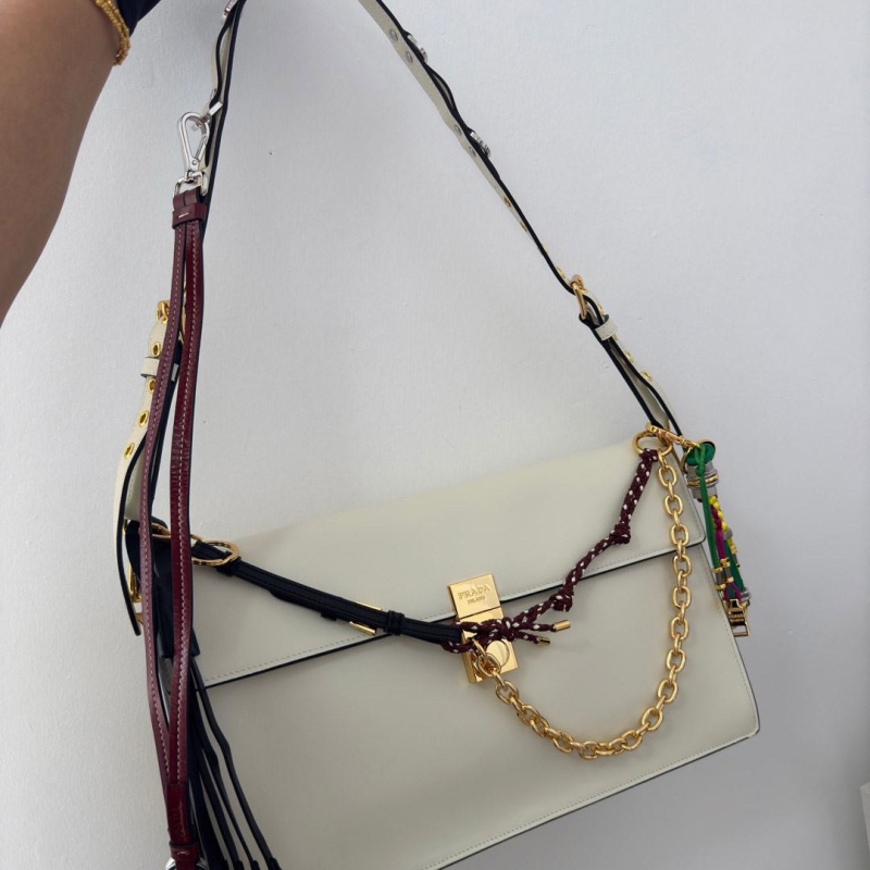 B**rry top handle bags